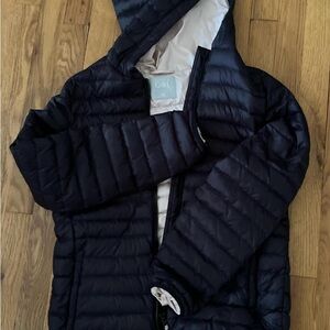Athleta Blue Puffer Jacket with Hood and Quilted Design